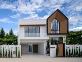 A9 Airport pool villa